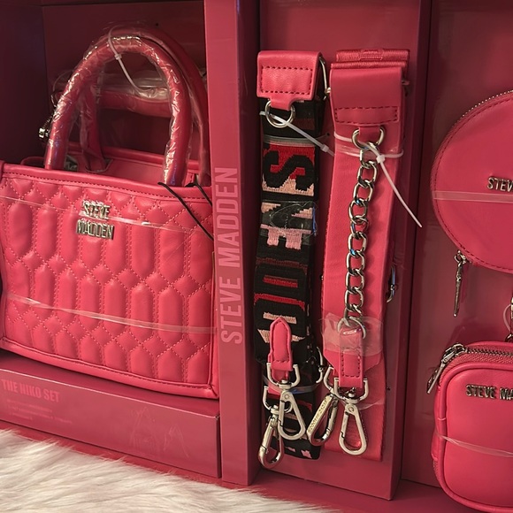 NIB Steve Madden Pink (Bniko) Gift Set - Christmas Gift 🎁 - Picture 3 of 15
